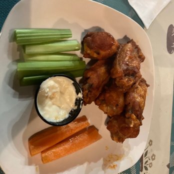 Rossy's Place - Chicken wings - American Near Me - Charles Town, West Virginia