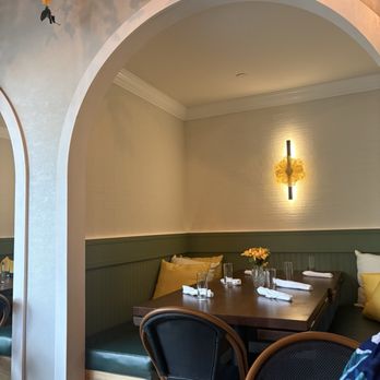 Urban Roast - Booth seating - Breakfast & Brunch Near Me - Washington, DC, District of Columbia