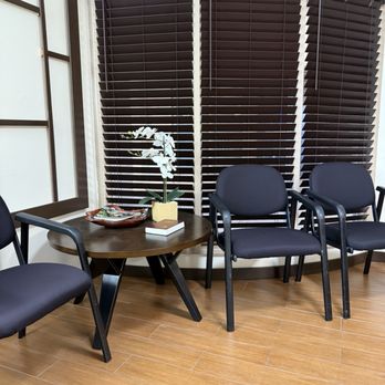 San Dimas Acupuncture and Herbs - Waiting room - Acupuncture Near Me - San Dimas, California San Dimas Acupuncture and Herbs - Waiting room - Acupuncture Near Me - San Dimas, California