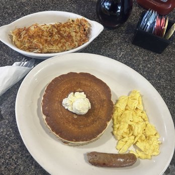 The Best Breakfast Cafe - Early bird special with side of hash brown - American Near Me - Oxnard, California