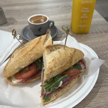 Ficelle Bakery - Bakeries Near Me - Miami, Florida