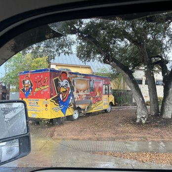 Tex's Hot chicken - a food truck parked on the side of the road - Food Trucks Near Me - New Braunfels, Texas Tex's Hot chicken - a food truck parked on the side of the road - Food Trucks Near Me - New Braunfels, Texas