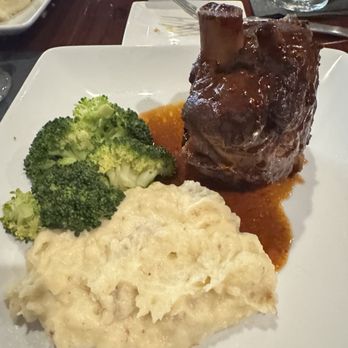 Craft Bistro - Lamb shank - New American Near Me - West Jefferson, North Carolina