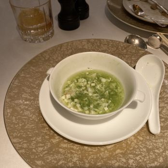 Shang Palace - A spinach soup - Pan Asian Near Me - Paris, 75 Shang Palace - A spinach soup - Pan Asian Near Me - Paris, 75