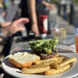 Rumrunners - Hamburger and fries