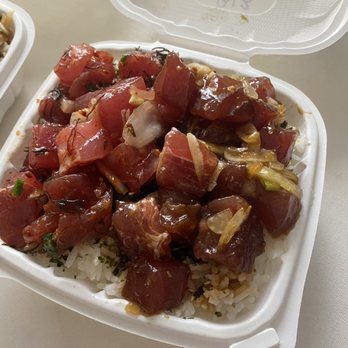 Ono Seafood - Hawaiian Style Ahi (L), Shoyu Ahi (R) - Seafood Near Me - Honolulu, Hawaii Ono Seafood - Hawaiian Style Ahi (L), Shoyu Ahi (R) - Seafood Near Me - Honolulu, Hawaii