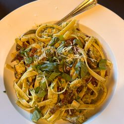 Cuccia's - Pesto Cerrito