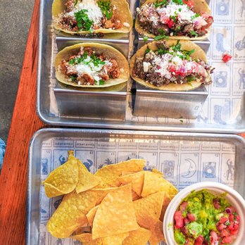 Coyo Taco - 2 Pastor de Pollo Tacos 2 Alambre Tacos Guacamole - Mexican Near Me - Miami, Florida Coyo Taco - 2 Pastor de Pollo Tacos 2 Alambre Tacos Guacamole - Mexican Near Me - Miami, Florida