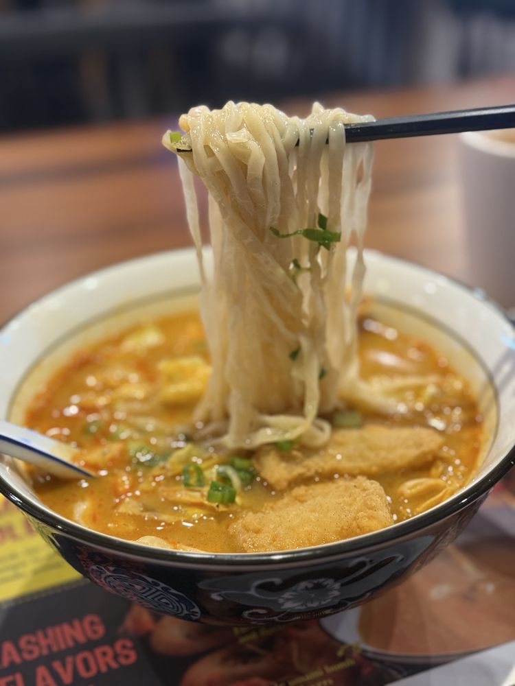 Food from Le Shrimp Noodle Bar