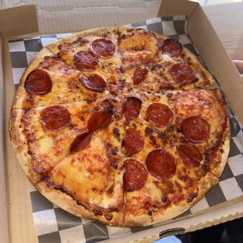 Bear Chase - Pepperoni pizza $17 - not worth it - Breweries Near Me - Bluemont, Virginia