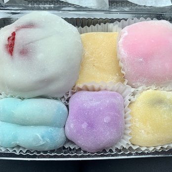 Two Ladies Kitchen - mochis! strawberry, lilikoi, strawberry shortcake, peanut butter, ube, butterfly (clockwise) - Bakeries Near Me - Hilo, Hawaii