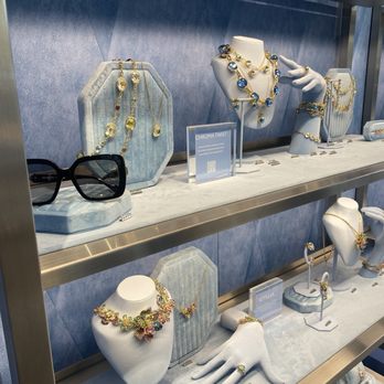 Swarovski - Figures, jewelry, gifts - Jewelry Near Me - New York, New York Swarovski - Figures, jewelry, gifts - Jewelry Near Me - New York, New York