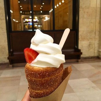 Eva's Original Chimneys - Original chimney - Desserts Near Me - Toronto, Ontario