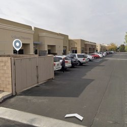 Quest Diagnostics - This is the second driveway, but it is super packed, parking sucks and right now the construction has it blocked off