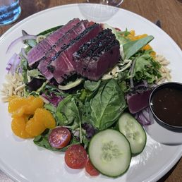 Ahi tuna salad