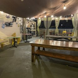 McConkey's Jungle Shack - Outside deck