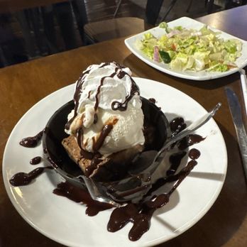 Square Peg Pizzeria - Warm brownie - Pizza Near Me - Plainville, Connecticut Square Peg Pizzeria - Warm brownie - Pizza Near Me - Plainville, Connecticut