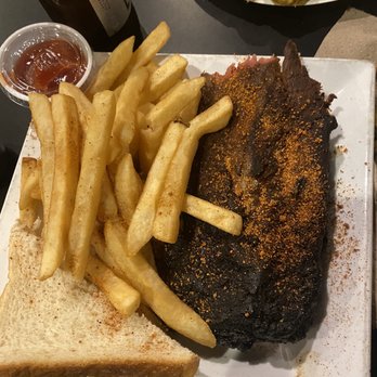 The Pig On Beale - Dry large rack of ribs - Barbeque Near Me - Memphis, Tennessee