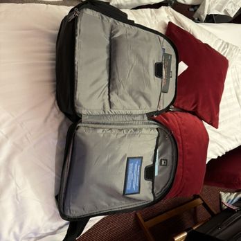 Hôtel Britannique - Damaged baggage left in hotel custody. - Hotels Near Me - Paris, 75 Hôtel Britannique - Damaged baggage left in hotel custody. - Hotels Near Me - Paris, 75