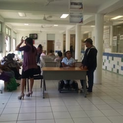 Centro de Salud de Mérida - Módulo de información y sala de espera