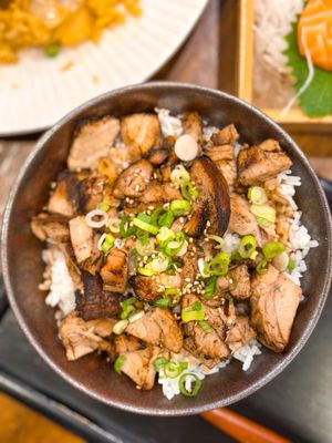 MAGURO Sushi Thai Ramen by null