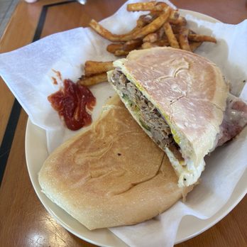 Cafe Con Leche - Traditional Cuban Sandwich - Cuban Near Me - South Daytona, Florida Cafe Con Leche - Traditional Cuban Sandwich - Cuban Near Me - South Daytona, Florida