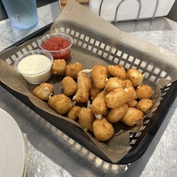 Yorkhouse Tavern & Table - Breaded cheese curds - Burgers Near Me - Wadsworth, Illinois Yorkhouse Tavern & Table - Breaded cheese curds - Burgers Near Me - Wadsworth, Illinois