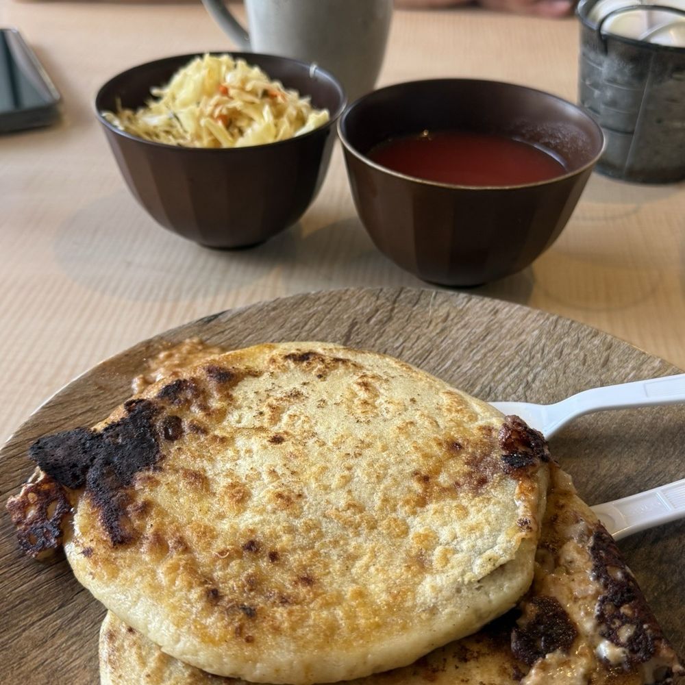 Pupusas revuelta, y de Frijol con queso. Pupusas revuelta, y de Frijol con queso.