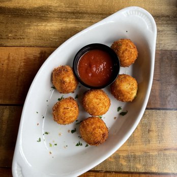 The Walrus - Goat Cheese and Marinara - Bars Near Me - Columbus, Ohio