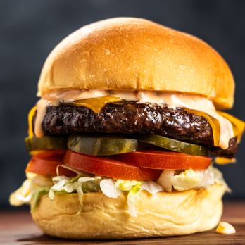 Hennessey's Tavern - All American Burger - Irish Pub Near Me - Las Vegas, Nevada