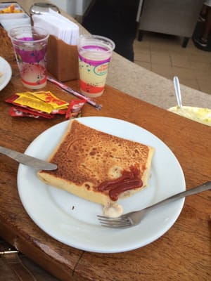 Chez Michou: Crepe, Crepe doce, Crepe salgado, Lanche, Drinks, Delivery, Búzios by null