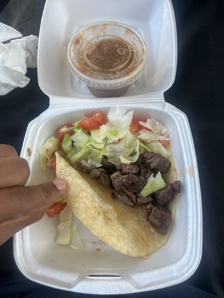 Tres Niños Mexican Food Logo