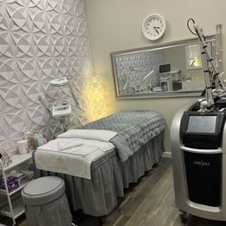 Yuna Skin & Body Solution - Treatment room