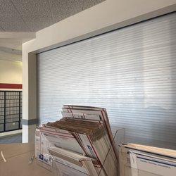 United States Post Office - This Stor close and not open on time !