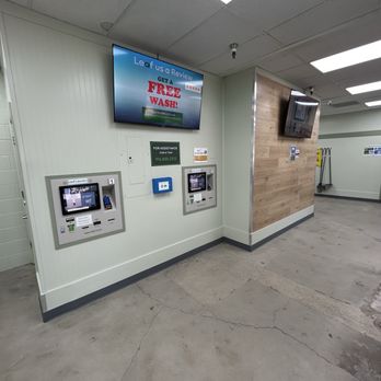 Leaf Laundry - Card loading area - Laundromat Near Me - Sacramento, California