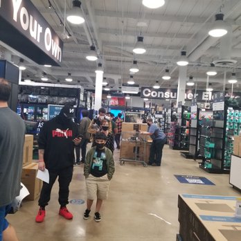 Micro Center - And the check line behind me - Computers Near Me - Tustin, California Micro Center - And the check line behind me - Computers Near Me - Tustin, California