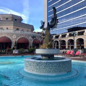 Peppermill Reno - Pool area - Casinos Near Me - Reno, Nevada