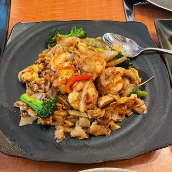 Laos Kitchen - Pad Kee Mao with Prawns - Laotian Near Me - San Rafael, California