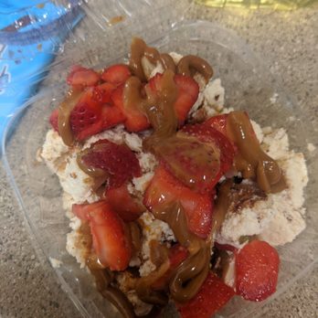 Cielito Rosa Bakery & Cafe - Cheesecake, strawberry and caramel and to be honest it was pretty good and also I bought conchas. - Bakeries Near Me - Mesa, Arizona