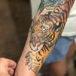 Glenn's Tattoo Service