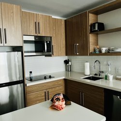 Element Iowa City - Room with a full kitchen