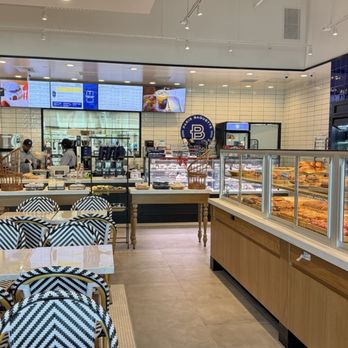 Paris Baguette - Bakeries Near Me - Aliso Viejo, California