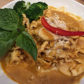 Finn Thai - Reston - Panang chicken lunch special - Thai Near Me - Reston, Virginia Finn Thai - Reston - Panang chicken lunch special - Thai Near Me - Reston, Virginia