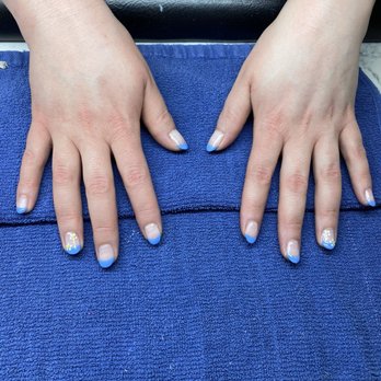 Ja-Mi Nails - Gel French manicure with flowers - Nail Salons Near Me - Brainerd, Minnesota