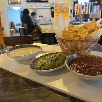 Los Mezcales Ortiz - Chips with Queso, Guac and Salsa - Mexican Near Me - Fremont, Nebraska Los Mezcales Ortiz - Chips with Queso, Guac and Salsa - Mexican Near Me - Fremont, Nebraska
