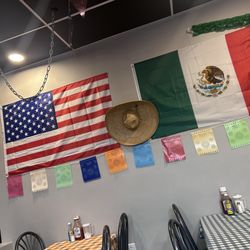 Taqueria El Patron II - Restaurant interior.