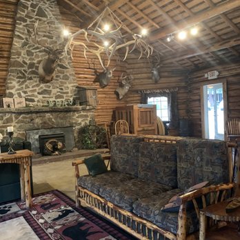 Antlers Lodge - Inside the main reception area - Hotels Near Me - Cooke City, Montana