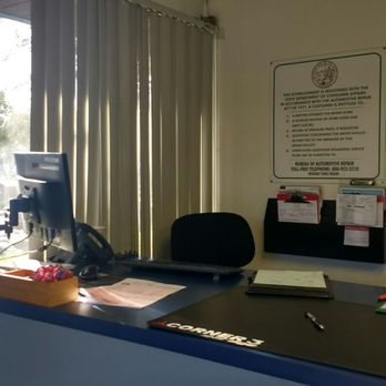 Corner 3 Garage - Front desk area. - Auto Repair Near Me - Laguna Hills, California