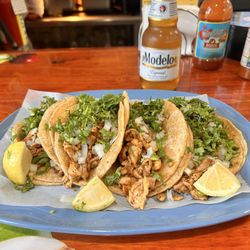 Las Delcias De Vargas - Pollo tacos. They were huge.