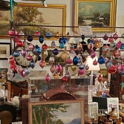 Hopewell Antiques - Vintage Christmas ornaments